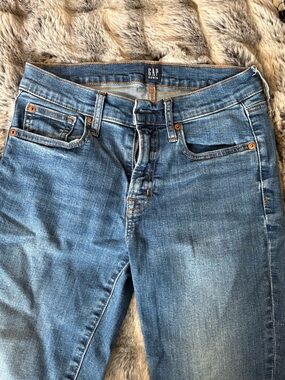 GAP Women’s Light-Mid Blue Skinny Jeans